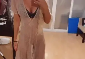 Андреа разпродава дрехите и обувките си, върти търговия за над 62 000 евро