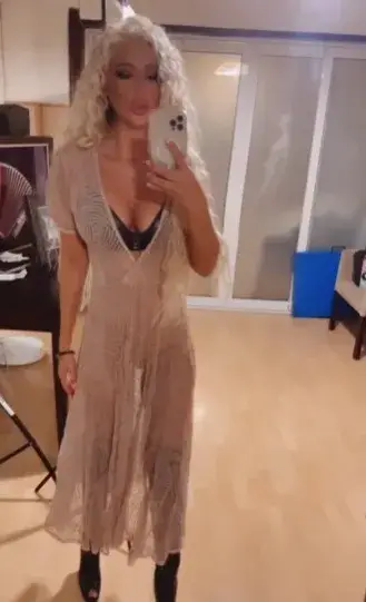 Андреа разпродава дрехите и обувките си, върти търговия за над 62 000 евро