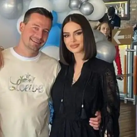 Бавачки не припарват! Синът на Доган гледа децата само с Памела