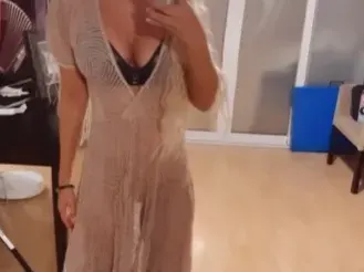 Без фотошоп! Андреа съвсем заслабна