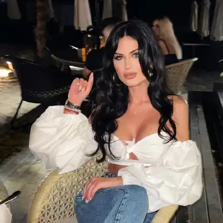 Без грам фотошоп: Тафкова се пусна по прашки (Показа перфектно барабанче)