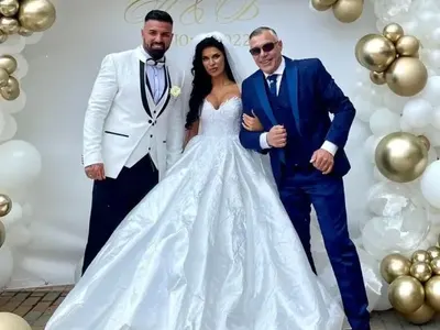 Бившата на Джизъса с любовник в Гърция