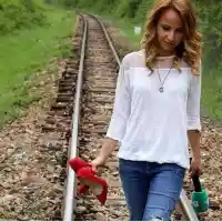 Цънцарова ходи  само на токове,  за да изглежда  по-висока