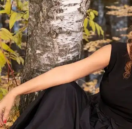 Дариха Лия със сервиз и воаяж