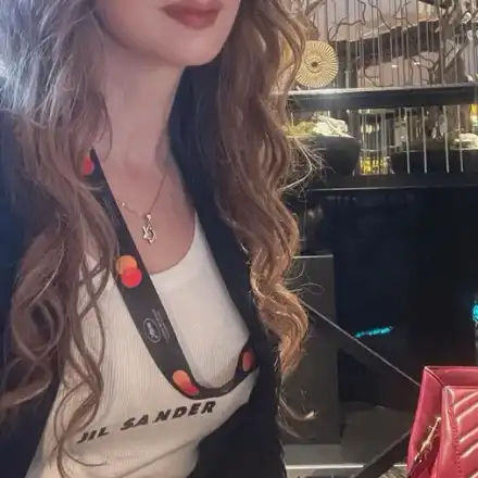 Деси Тенекеджиева с нова визия