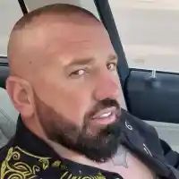 Динко бесен, иска да режа ръцете