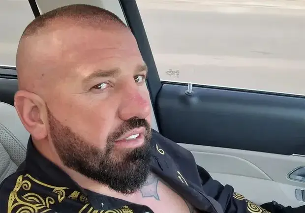 Динко бесен, иска да режа ръцете