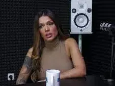 Диона скочи на Кали заради Глория