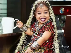 Джоти - ето я най-малката жена в света