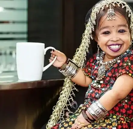 Джоти - ето я най-малката жена в света