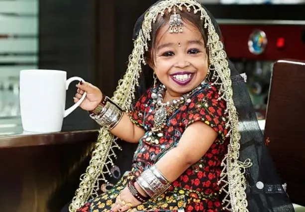 Джоти - ето я най-малката жена в света