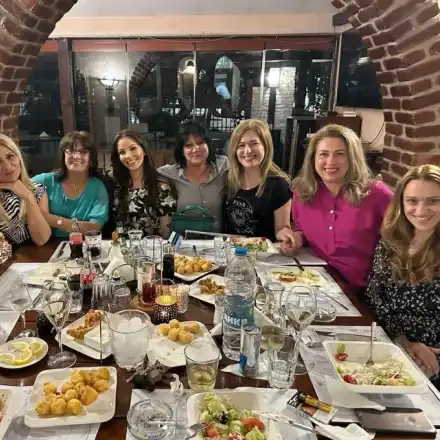 Емилия събра братовчедките