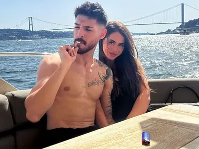 Емрах си хвана ново гадже