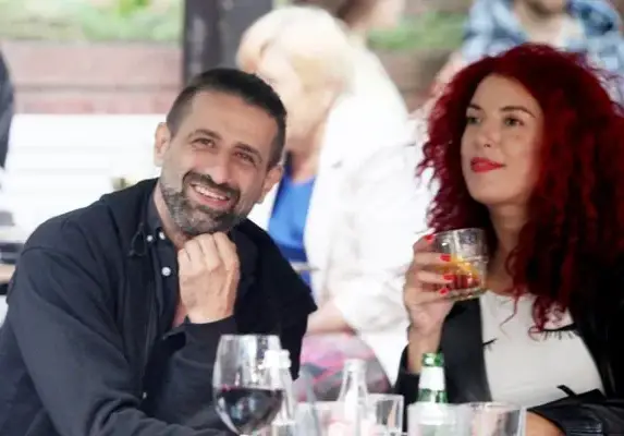 Фицата запозна любовницата с децата си