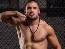 Георги Валентинов яде като невидял след „Сървайвър“