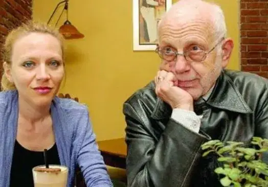 Ицко Финци и жена му пропищяха от психично болна, държавните институции нехаят