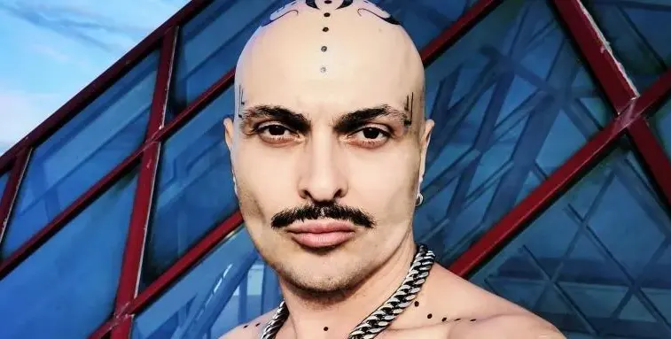 Иво Димчев иска да строи навес пред ХИВ отделение