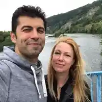 Жената на Kирил Петков се хвърли в сватбарския бизнес