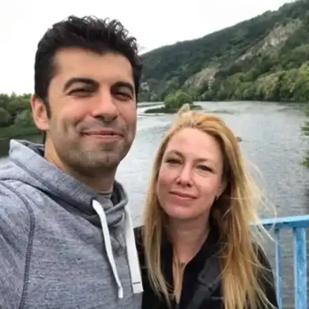 Жената на Kирил Петков се хвърли в сватбарския бизнес