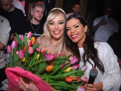 Лидия чукна 22 в  дует с Преслава