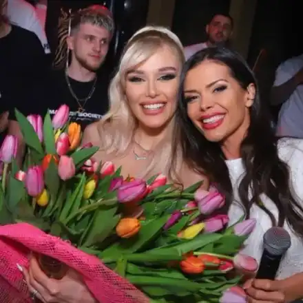 Лидия чукна 22 в  дует с Преслава