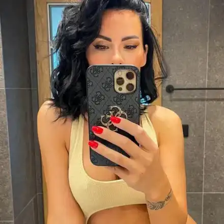 Любимата на Криско обожава СПА (Горещи снимки)