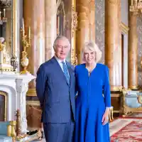 Лорд Евгени Минчев: Ивана с моден полет над кукувиче гнездо, Бони облечена в палатка и още + СНИМКИ