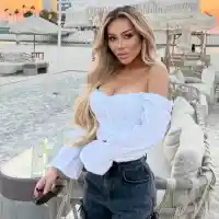 Нора Недкова  търси подарък  за Джей Ло