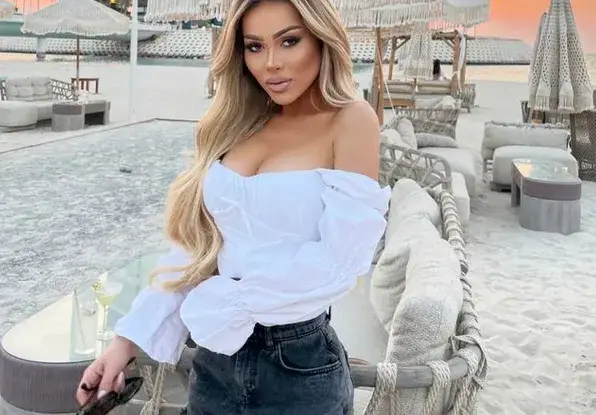 Нора Недкова  търси подарък  за Джей Ло