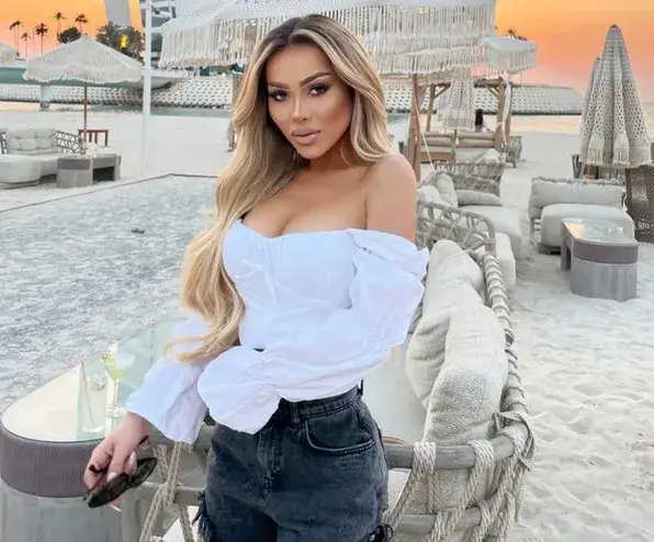 Нора Недкова  търси подарък  за Джей Ло