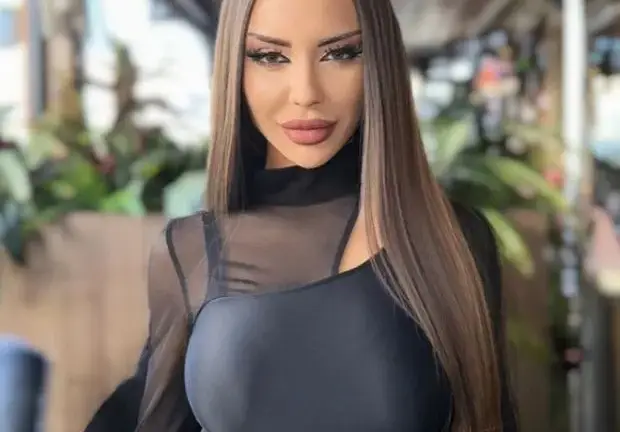 Ориенталската танцьорка Мони Зенгиннер се смъква от 85 на 55