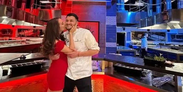 Победителят от \"Хелс китчън\" стяга сватба