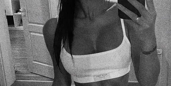 Поли на Благо Джизъса  теши любовна  мъка с фитнес