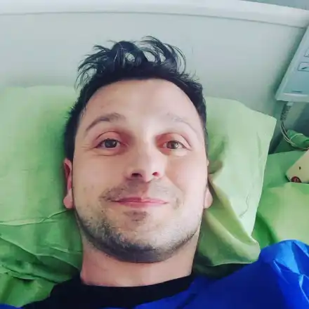 Проблеми вкараха Александър Сано в болница