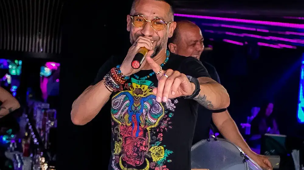 ШОК: Илиян цъфна на участие с розова пола (Снимки)