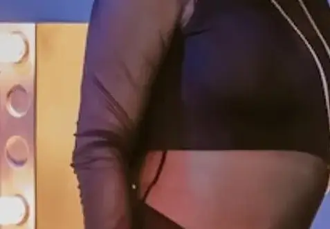 Софи Маринова се окичи  с логото на „Мерцедес”