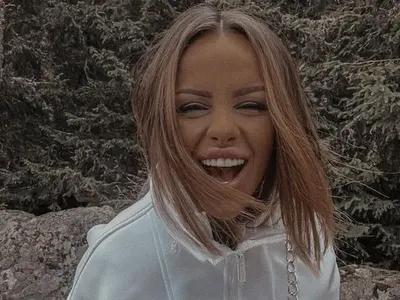 Сузанита се премести в София с нови устни и руса коса