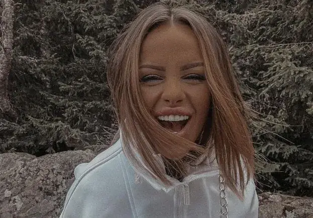 Сузанита се премести в София с нови устни и руса коса