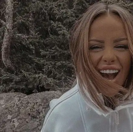 Сузанита се премести в София с нови устни и руса коса