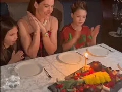Теди Велинова c ананас за ЧРД