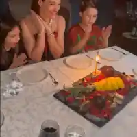 Теди Велинова c ананас за ЧРД