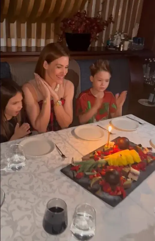 Теди Велинова c ананас за ЧРД