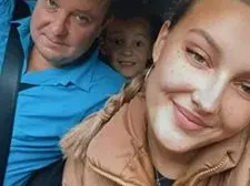 Васил Драганов купува  кола на дъщеря си