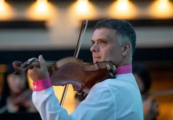 Васко Василев пропусна  Бъкингамския дворец заради Враца