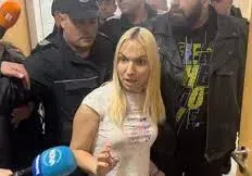 Осиновяват и превъзпитават Емили Тротинетката