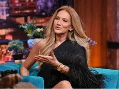 Зейнеб прекъсва  майчинството и  се връща на работа с ексклузивно шоу