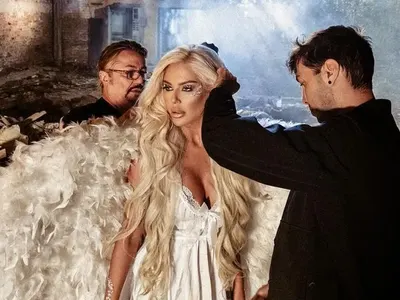 Андреа за пореден път не оставя нищо на въображението (Брутална снимка)