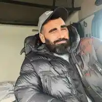 Азис заминава за САЩ, иска да пробие в Холивуд и да се целува с Холи Бери