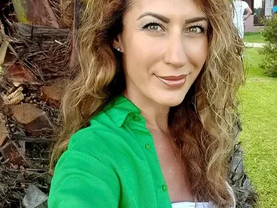 Биляна Гавазова работи в супермаркет