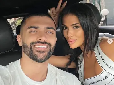 Бившата на Джизъса го замени с певец